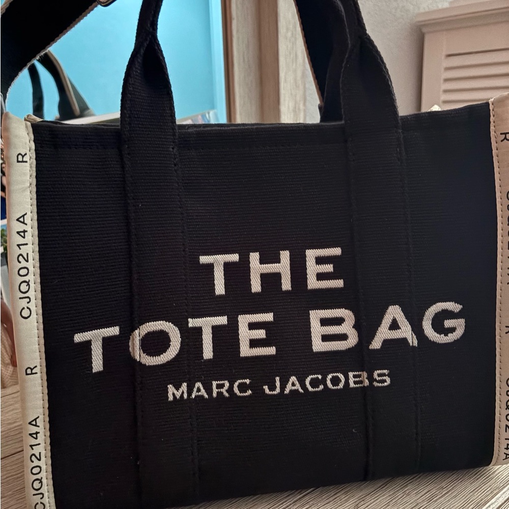 Marc Jacobs The Tote Bag Black and White